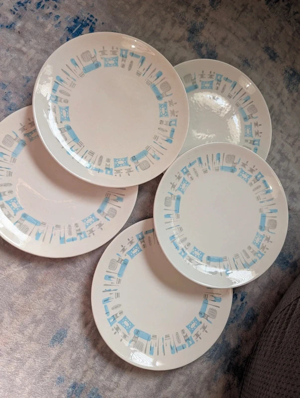 Vintage Royal China "Blue Heaven" 10-inch dinner plates MCM