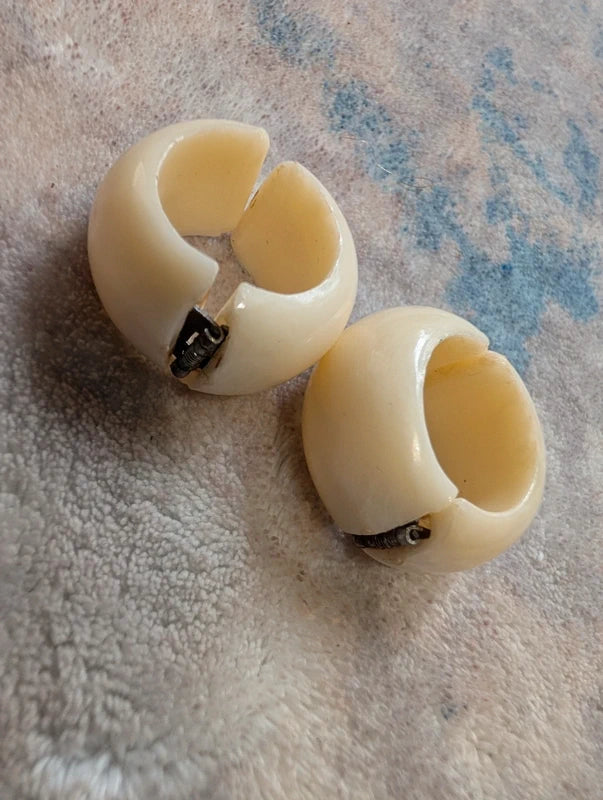 Vintage Modernist White Thick Hoop Clip-On Earrings Retro Costume Jewelry