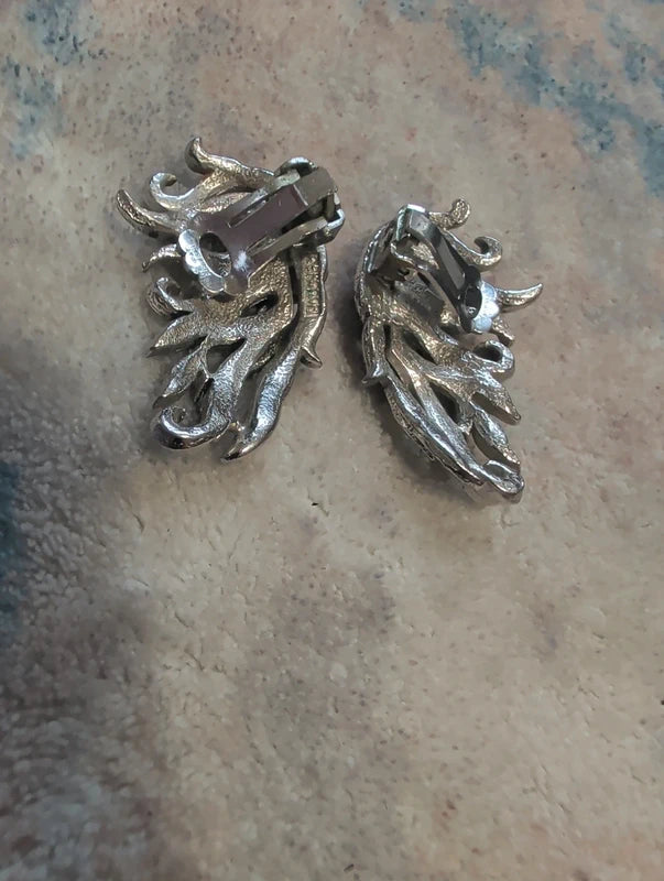 VTG Signed Boucher Wing Clip-On Earrings Silver Tone Nature Leaf Swag Polished