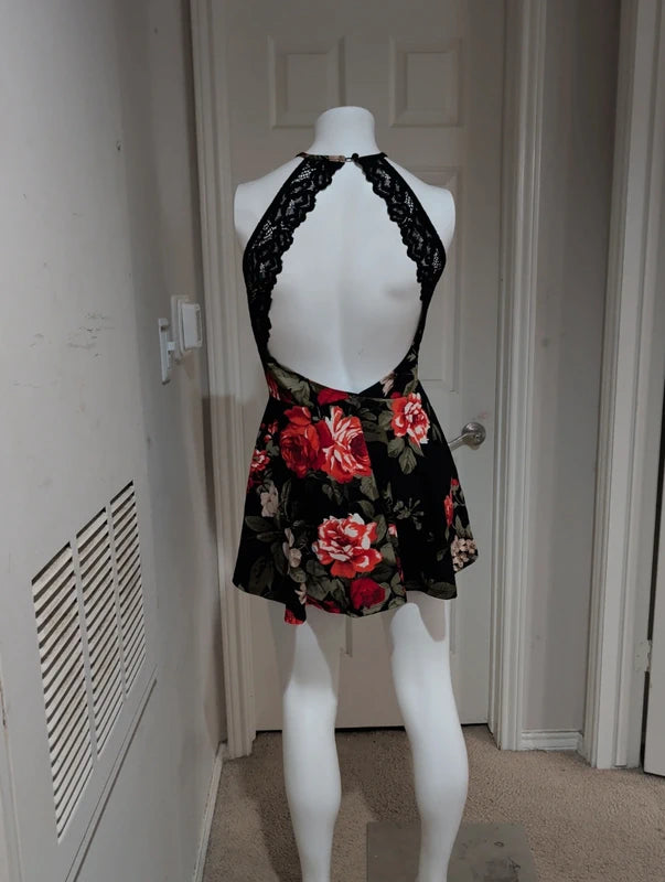 Windsor Women’s Black & Red Floral Lace Back Skater Romper Medium