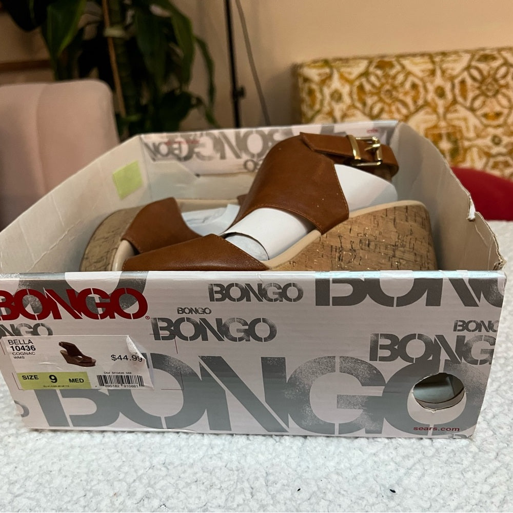 NWOT Bongo Bella Cognac Brown Wedges size 9