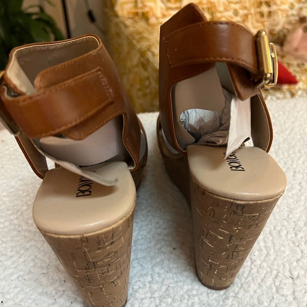 NWOT Bongo Bella Cognac Brown Wedges size 9