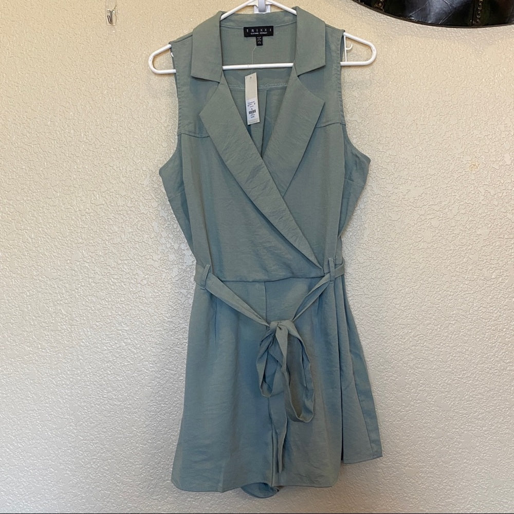 NWT TRIXXI clothing company Romper Francesca's NWT green shorts wrap XL