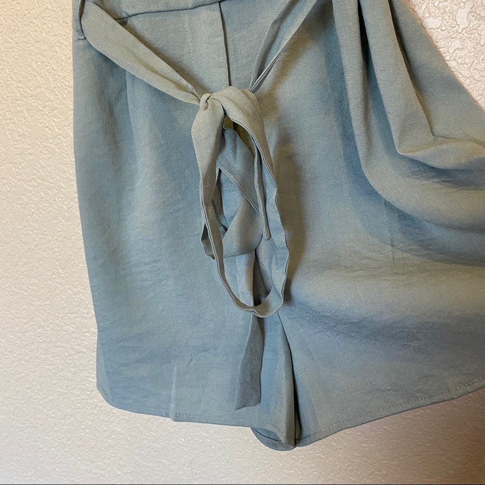 NWT TRIXXI clothing company Romper Francesca's NWT green shorts wrap XL