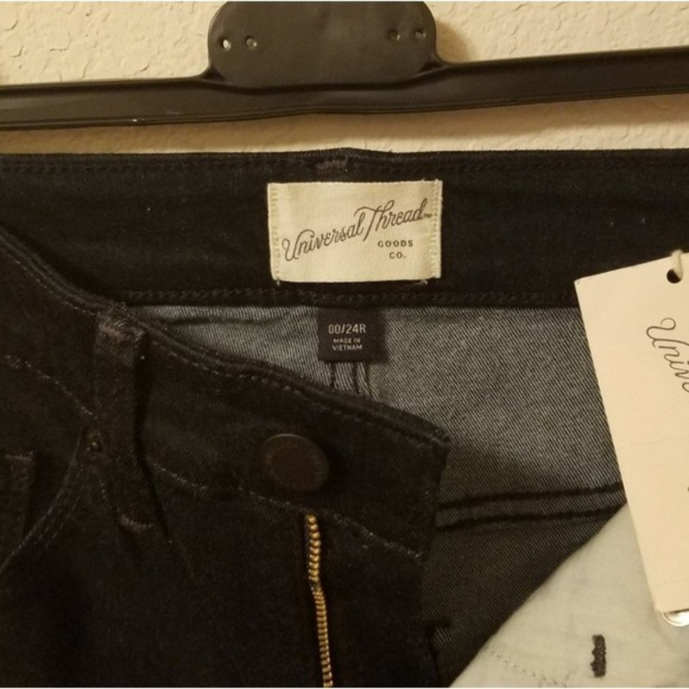 NWT Universal Thread Dark Wash Jeans Size 00 Regular