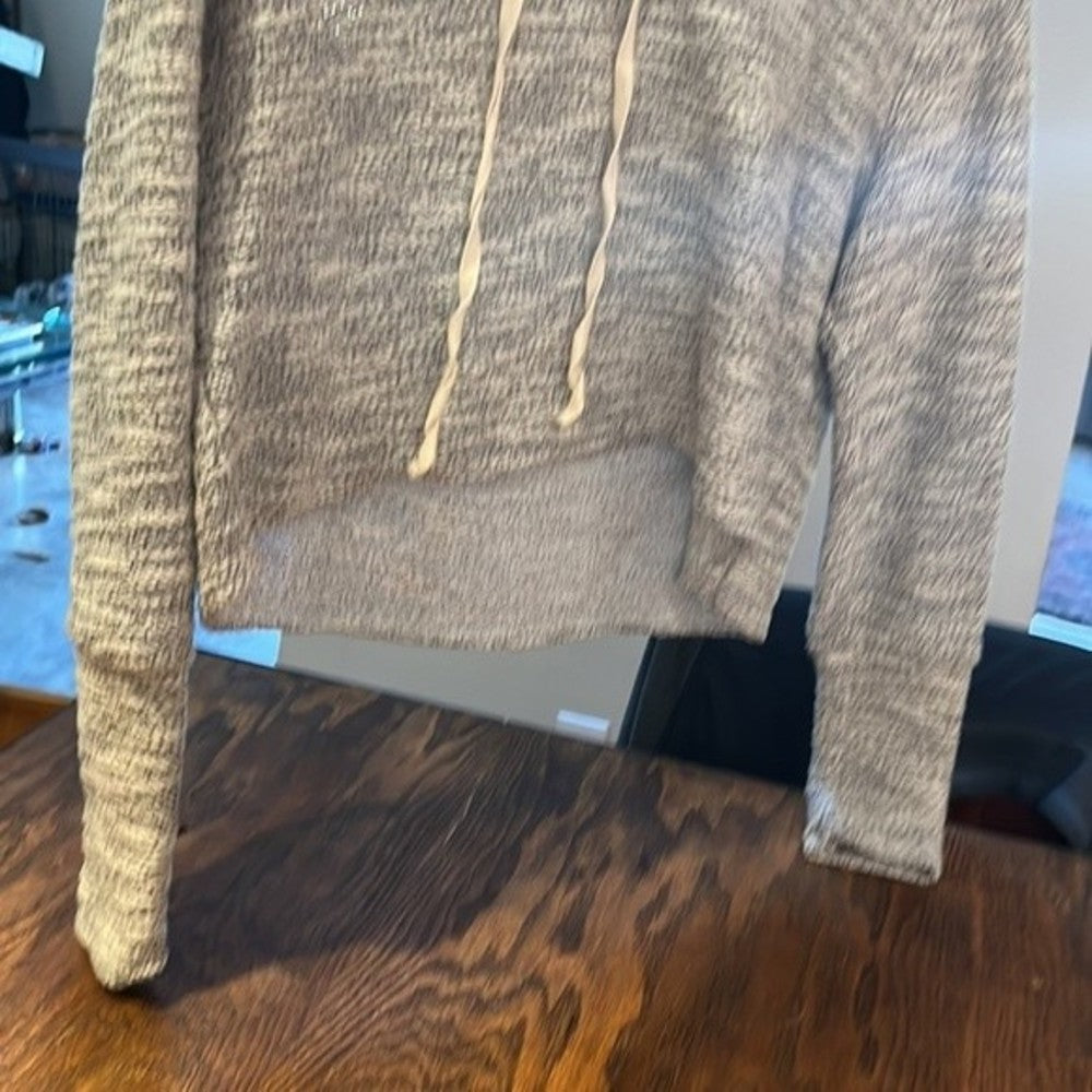 Brandy Melville Dolman Sleeved Grey Cropped Hoodie
