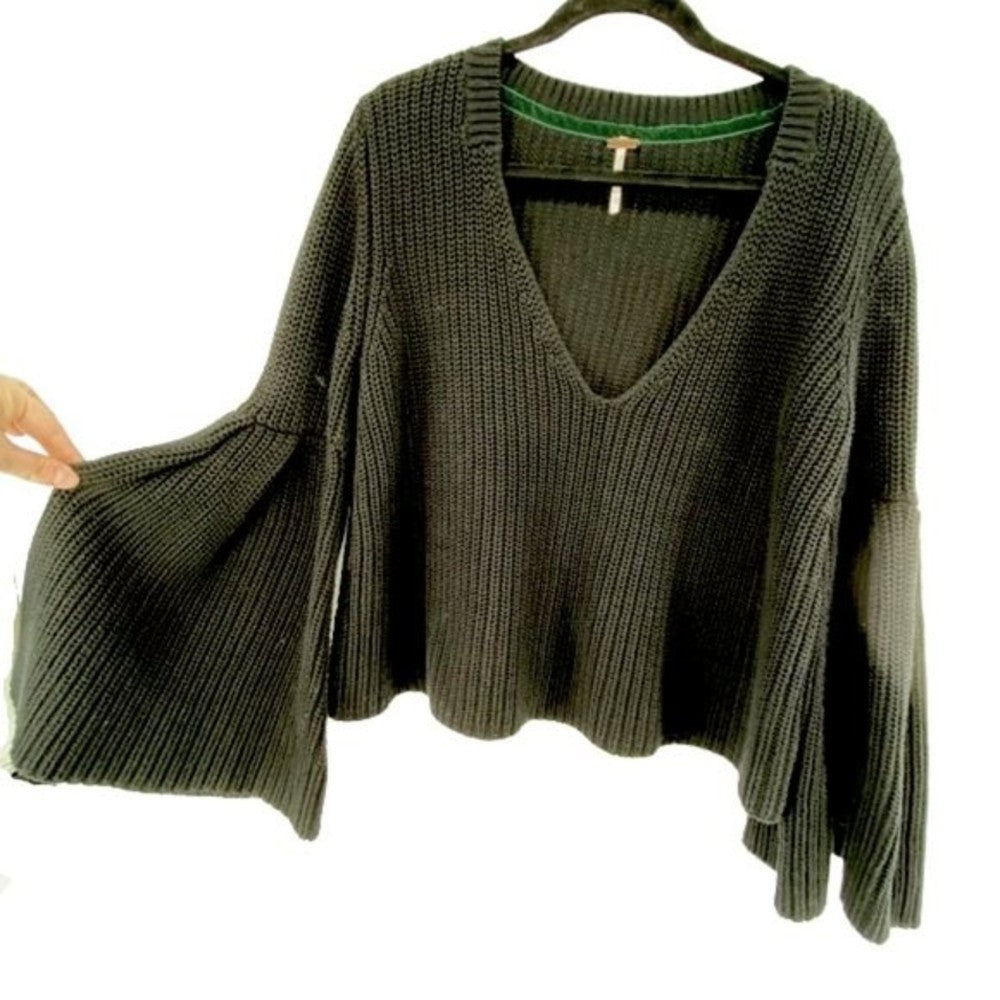 NWOT Free People V Neck Bell Sleeve Cableknit Sweater Damsel Brown/olive size M