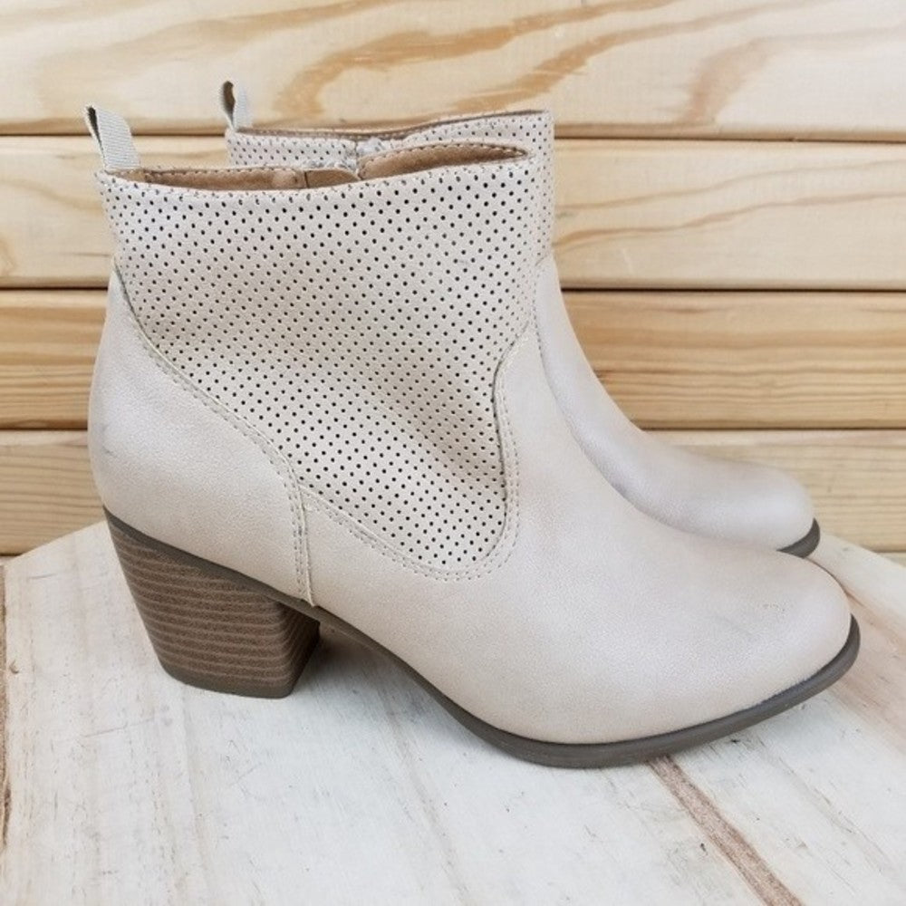 White Mountain Womens 7.5M Grace Beige Ankle Boots Shoes Side Zip Faux Leather