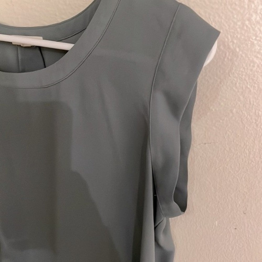 Silky Green Sleeveless Blouse Size M