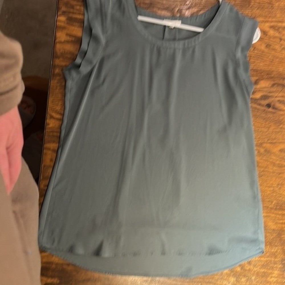 Silky Green Sleeveless Blouse Size M