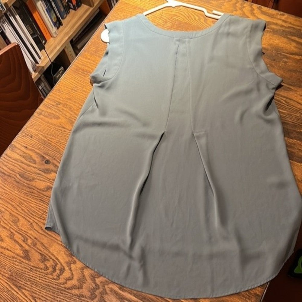 Silky Green Sleeveless Blouse Size M
