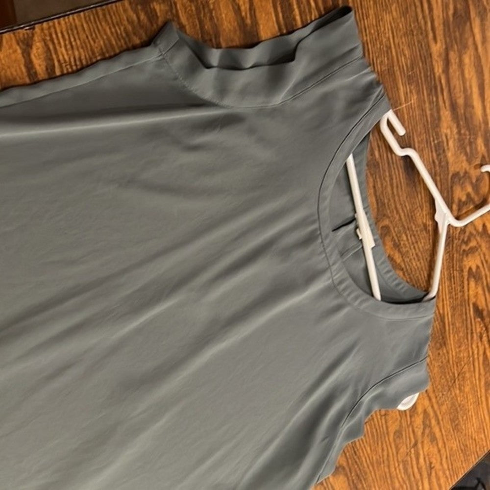 Silky Green Sleeveless Blouse Size M