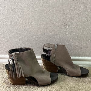 Free Spirit Fringed Tan Suede Chunky Heeled Sandals size 9