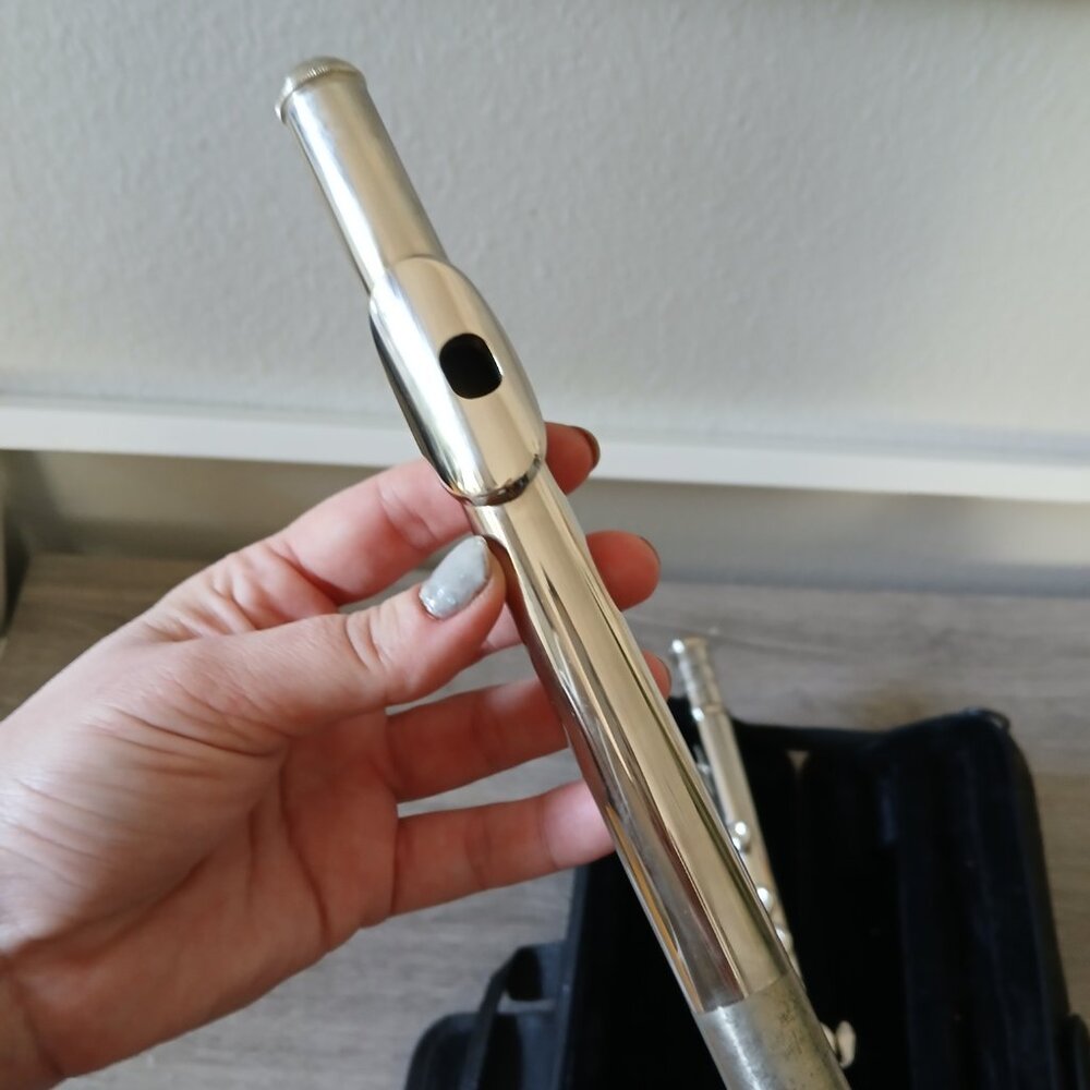 Glory GFL-130 Silver Flute with Case, Strap and Accessories