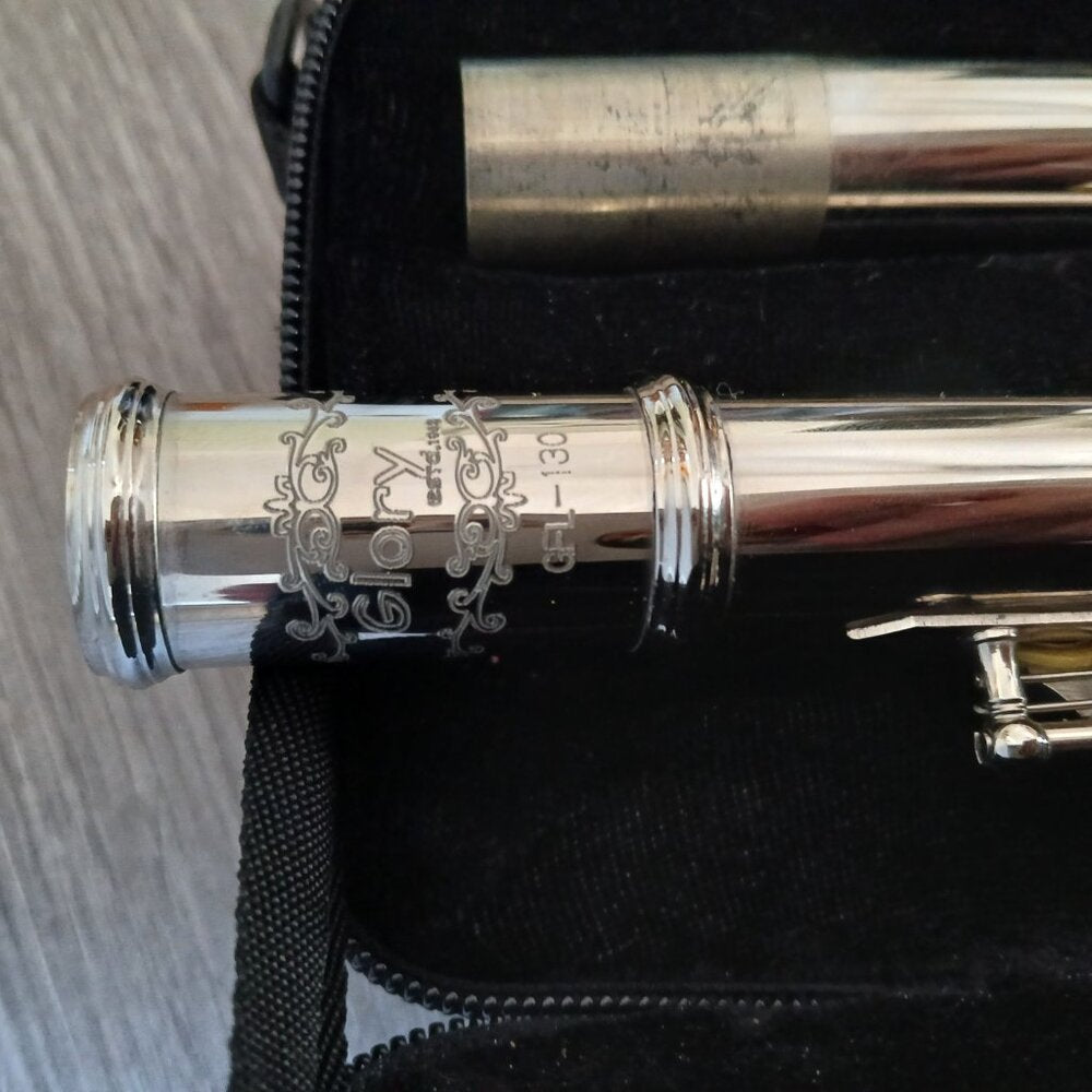 Glory GFL-130 Silver Flute with Case, Strap and Accessories