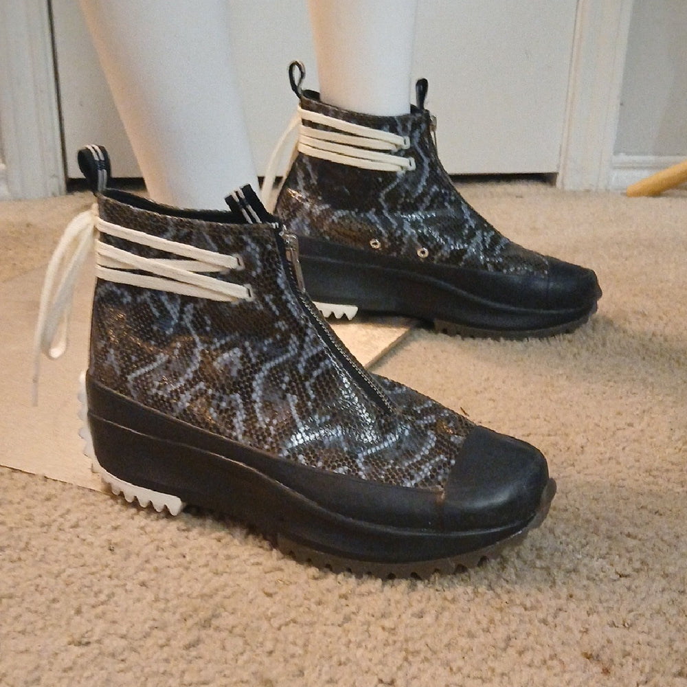 Converse Run Star Hike High Black Snakeskin US W 9.5/ M  8