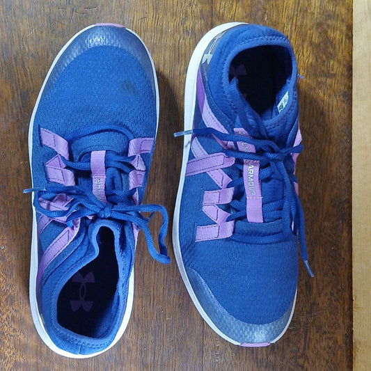 Under Armour Women's Athletic Shoes in Blue and Pink