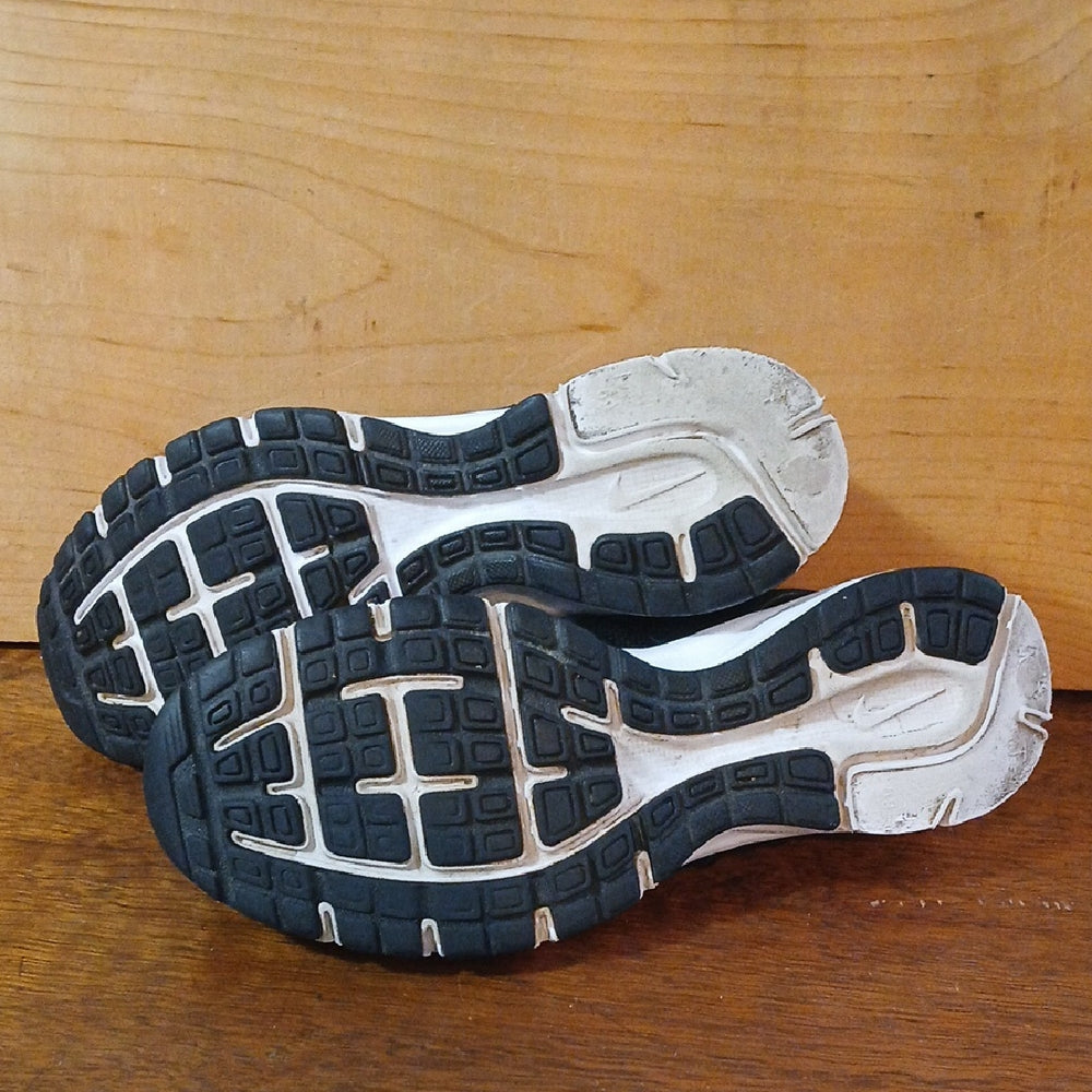 Nike Women's Black and White Athletic Shoes Size 8.7