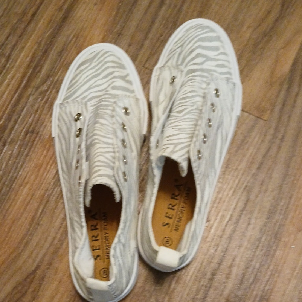 Serra White Zebra Pattern Sneakers Size 8 Womens