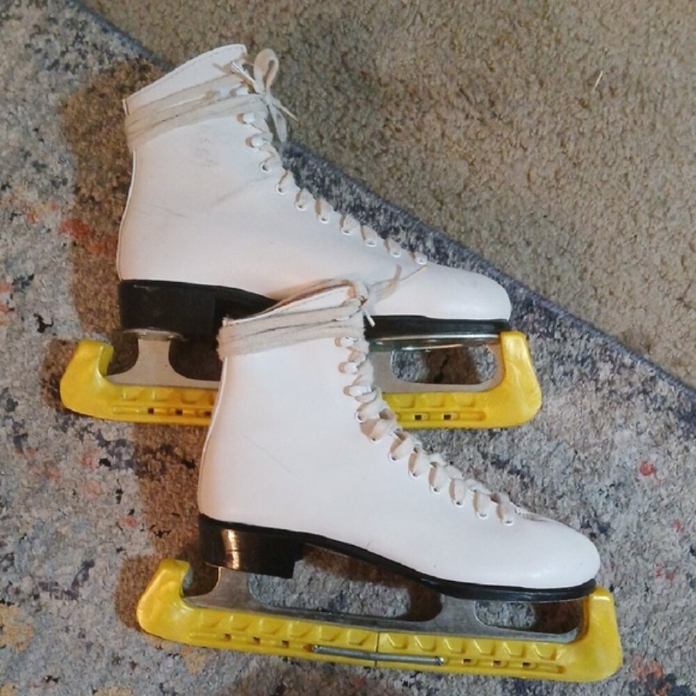 Lange Youth White Ice Skates with Yellow Guards