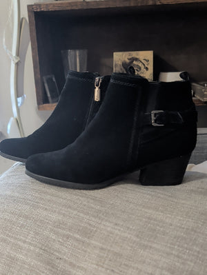Blondo Black Suede Ankle Booties with Buckle Detail Women's 8.5
