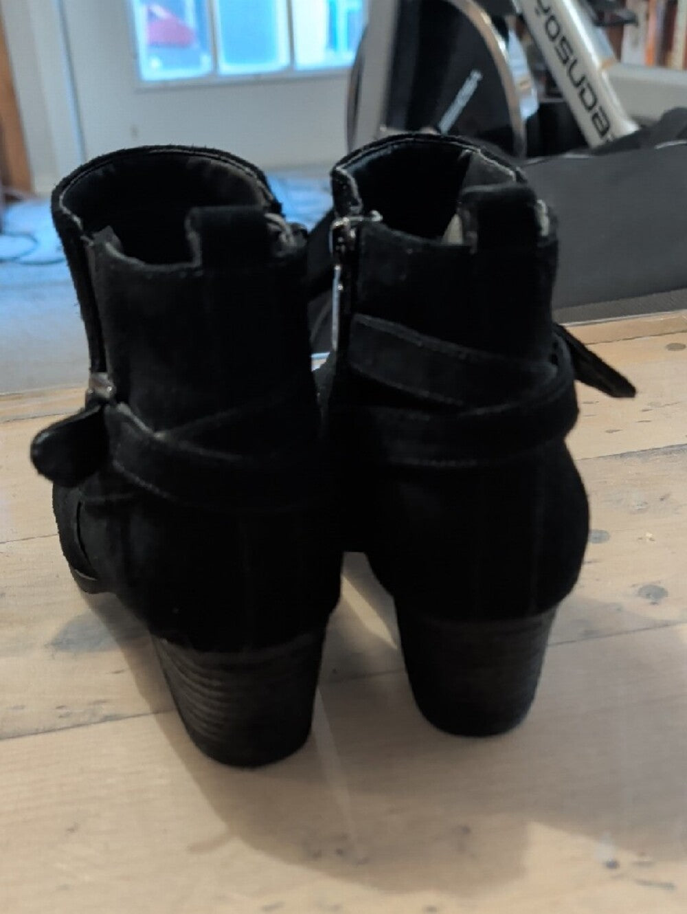 Blondo Black Suede Ankle Booties with Buckle Detail Women's 8.5