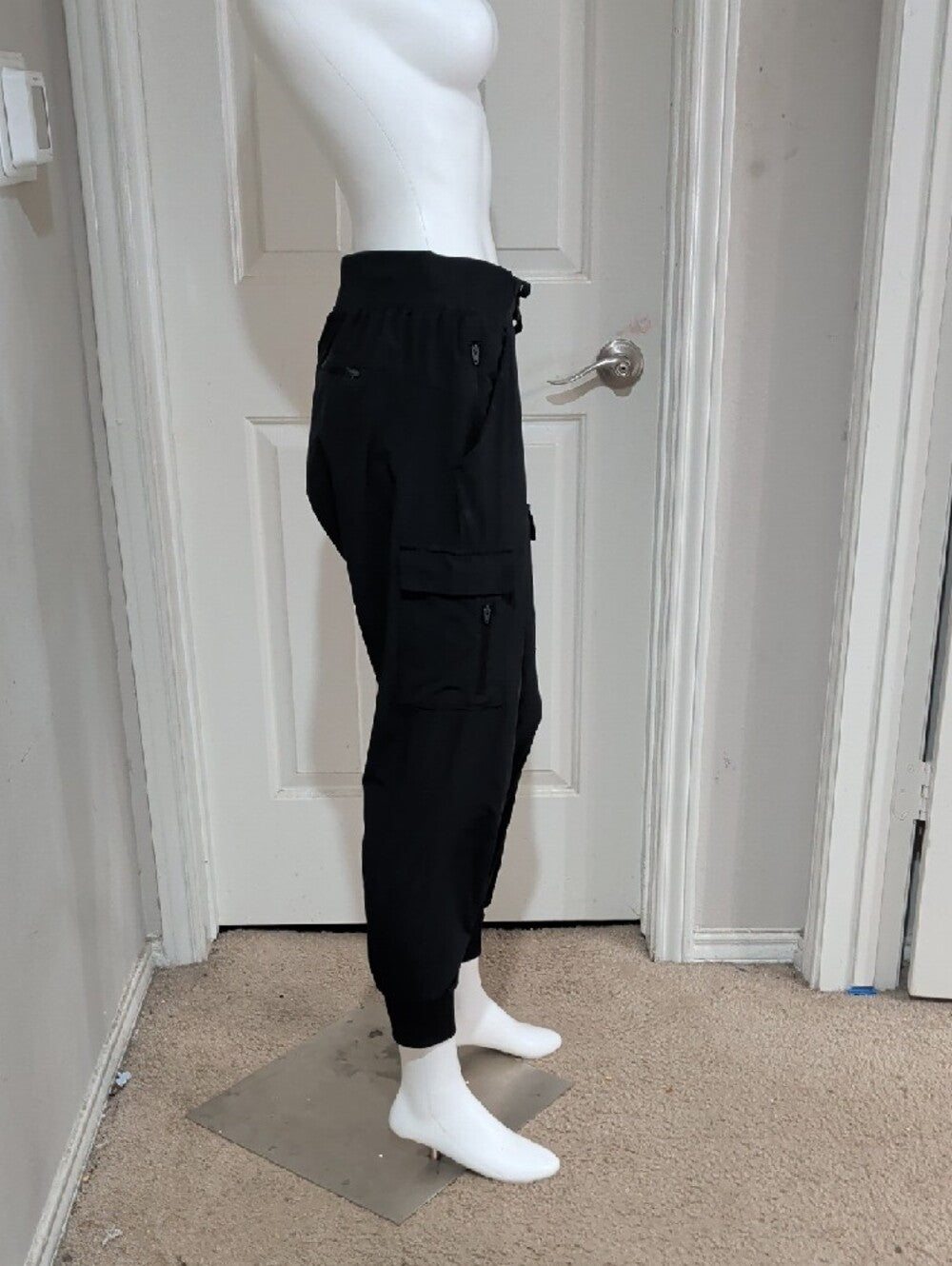All in Motion Black Women's Cargo Joggers - Slim Tapered size Small