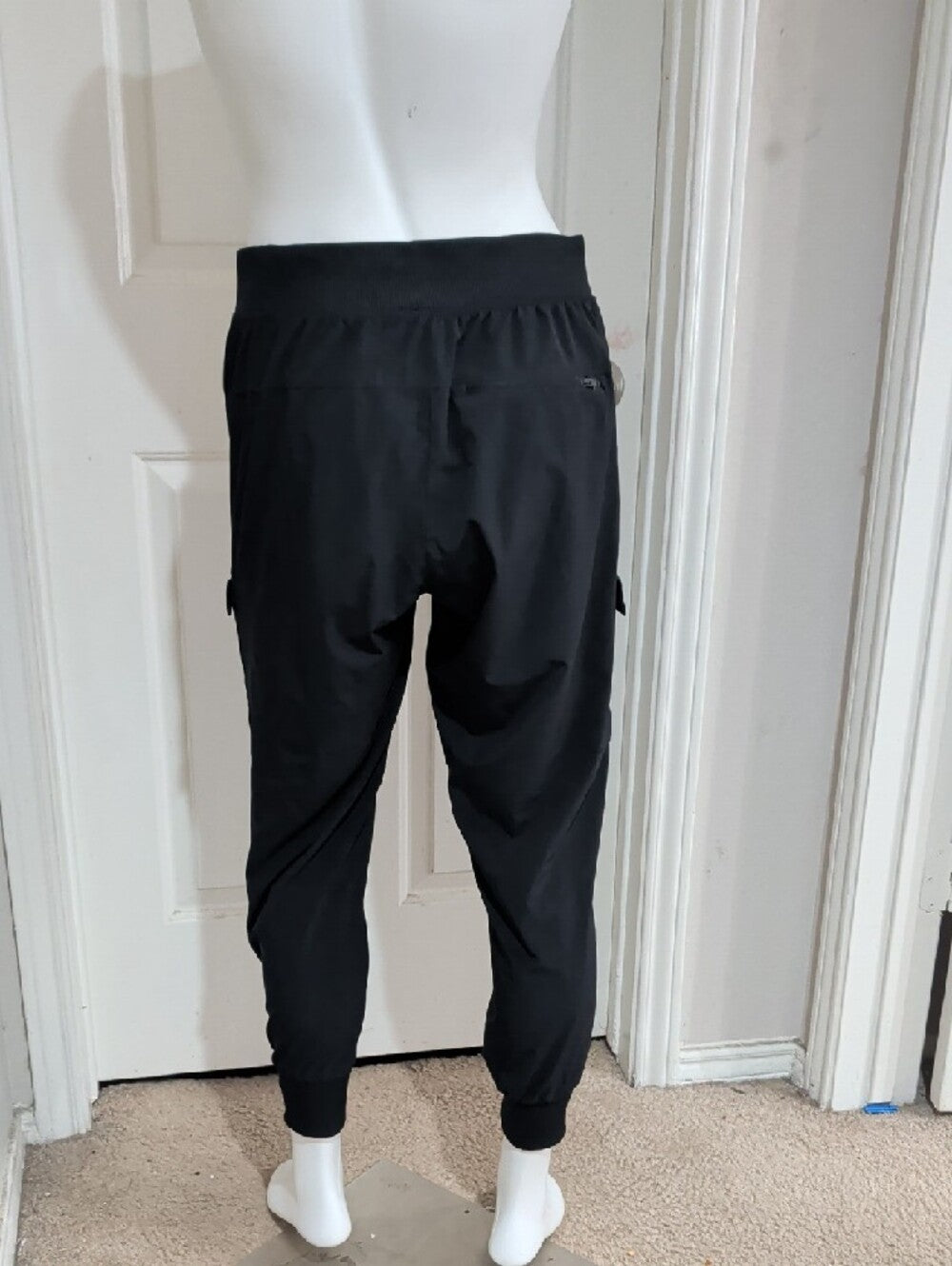 All in Motion Black Women's Cargo Joggers - Slim Tapered size Small