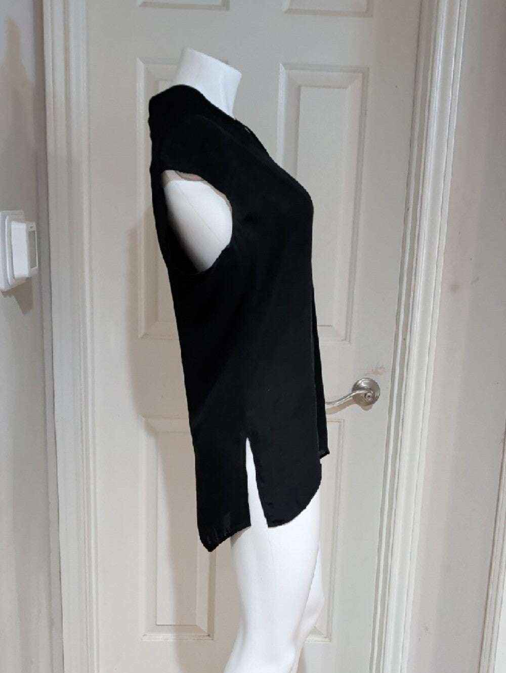 CAbi Black Sleeveless V-Neck Tunic Women's Small