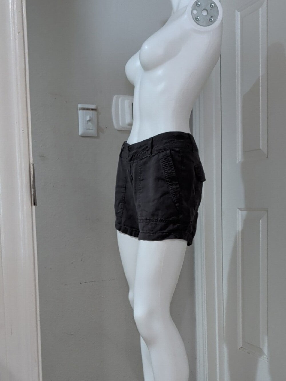 Apt. 9 Modern Dark Charcoal Utility Pocket Shorts Women's 2