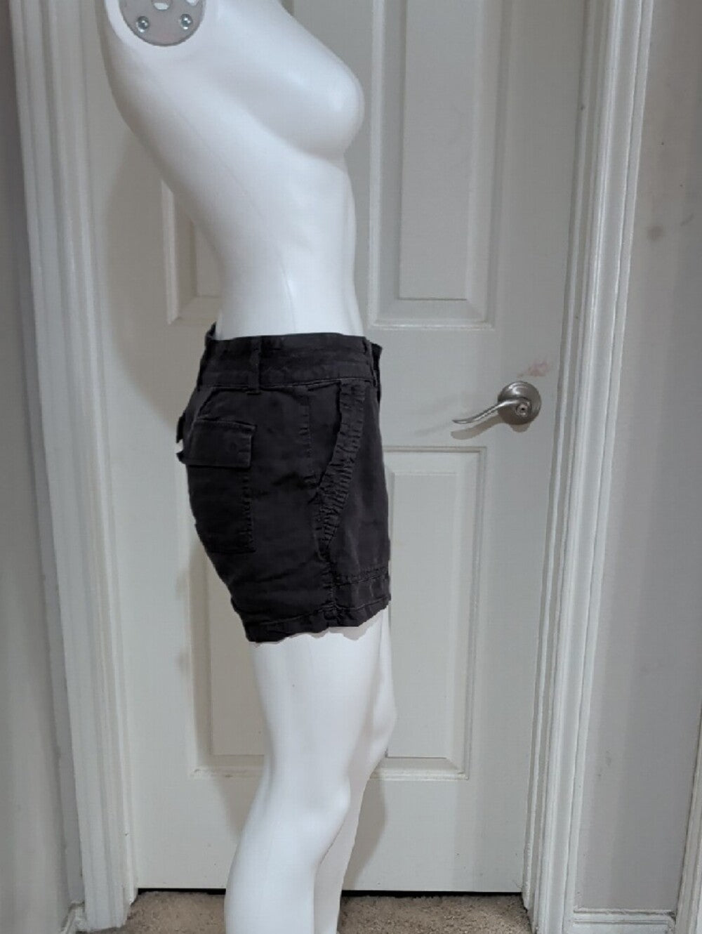 Apt. 9 Modern Dark Charcoal Utility Pocket Shorts Women's 2
