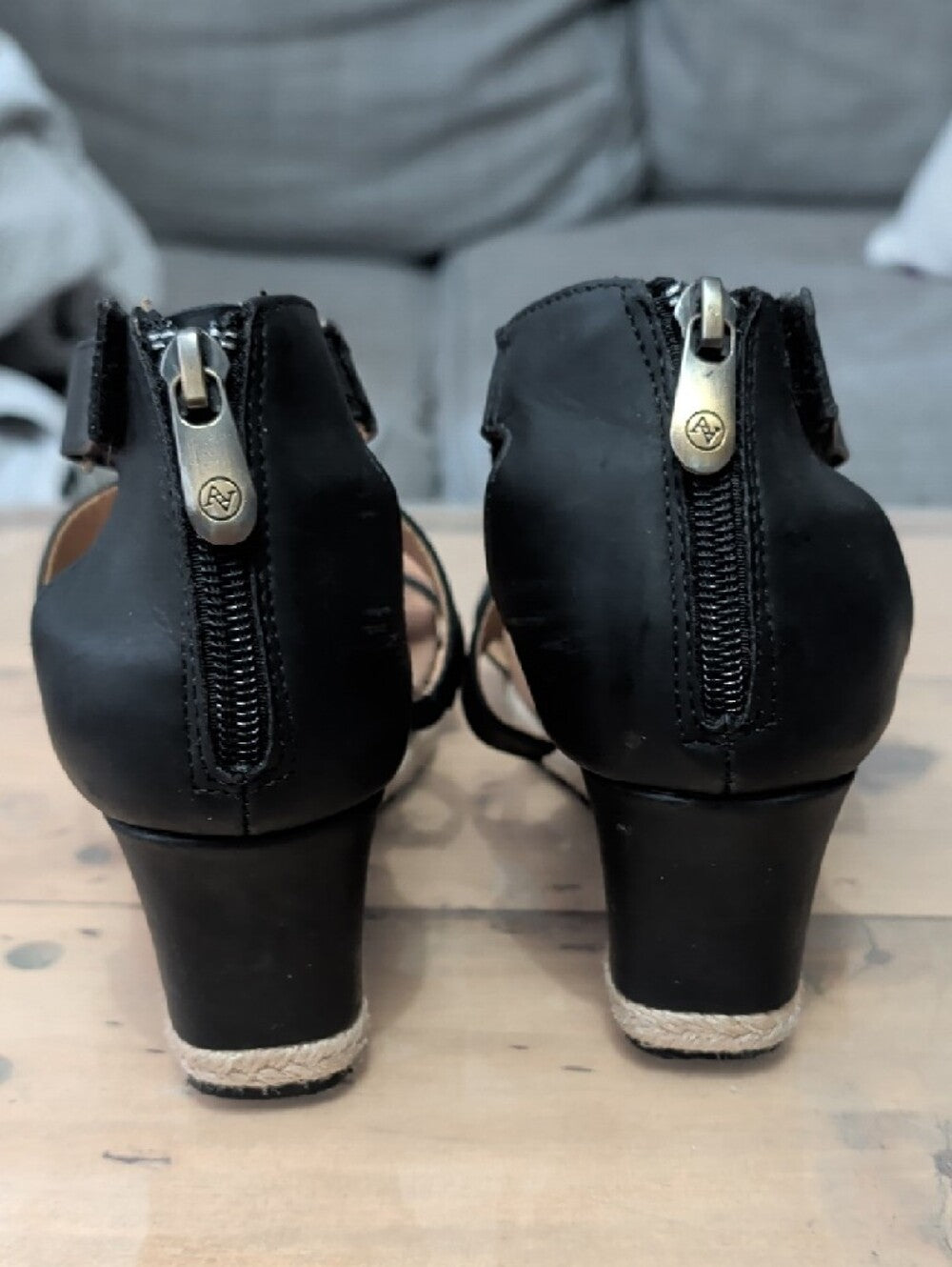 Adrienne Vittadini Black Leather Strappy Wedge Sandals Women's 8.5/9