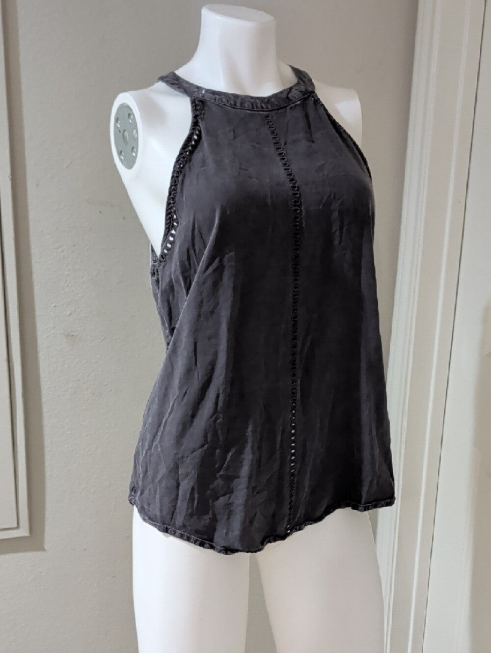 cloth & stone Charcoal Gray Beaded-Trim Halter Tank Women's Large
