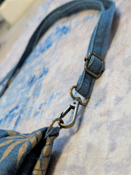 Caribbean Joe Supply Co. Pineapple Print Canvas Crossbody Bag - Blue New