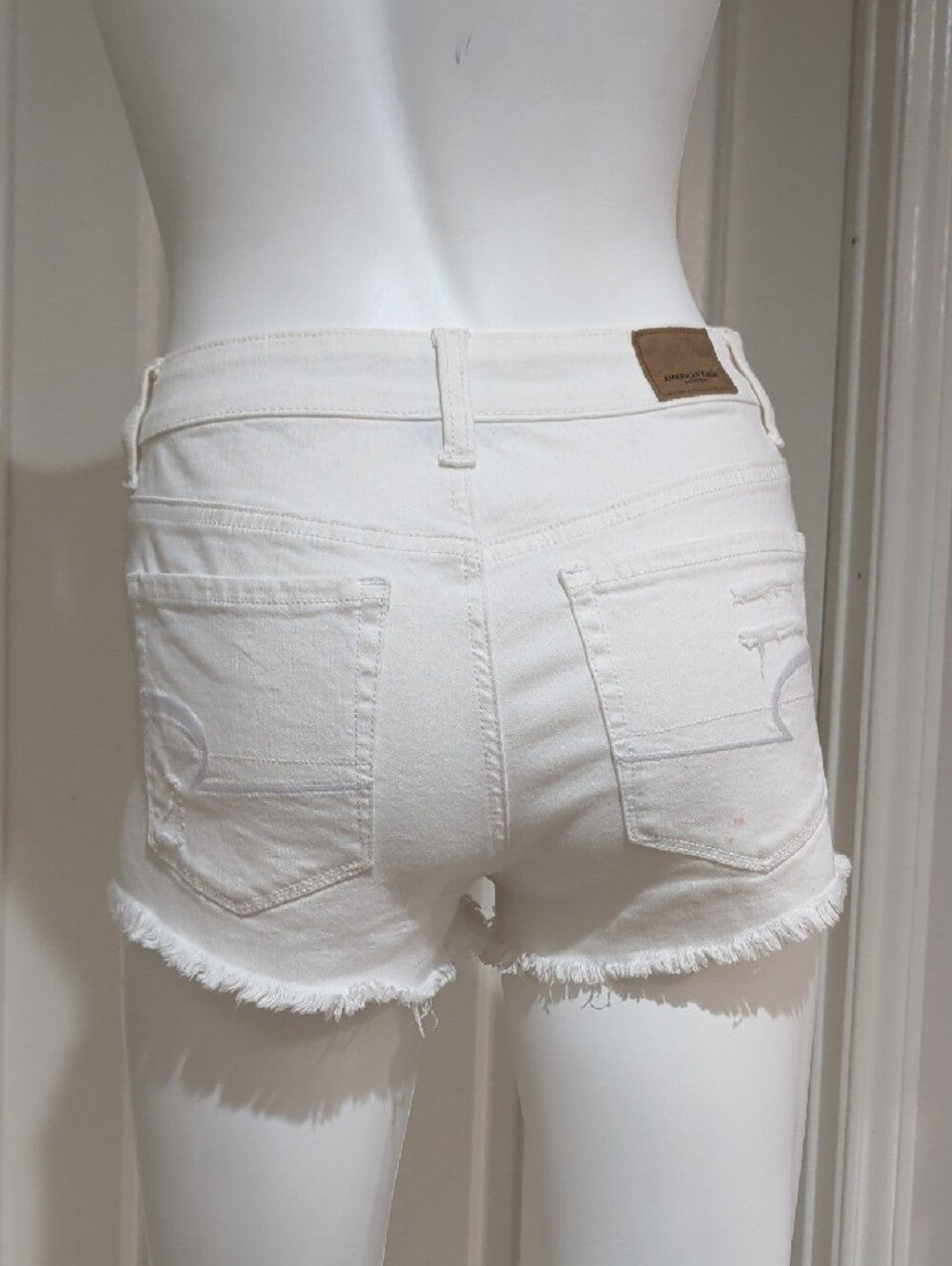 American Eagle White Distressed Denim Cutoff Shorts Women's US 4/ UK 8