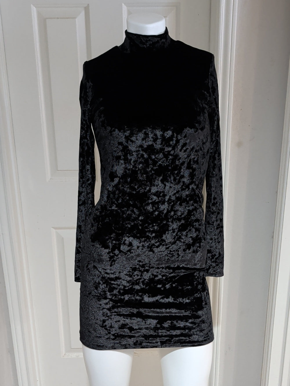 Bozzolo Black Velvet Mock Neck Long-Sleeve Dress Women's Large