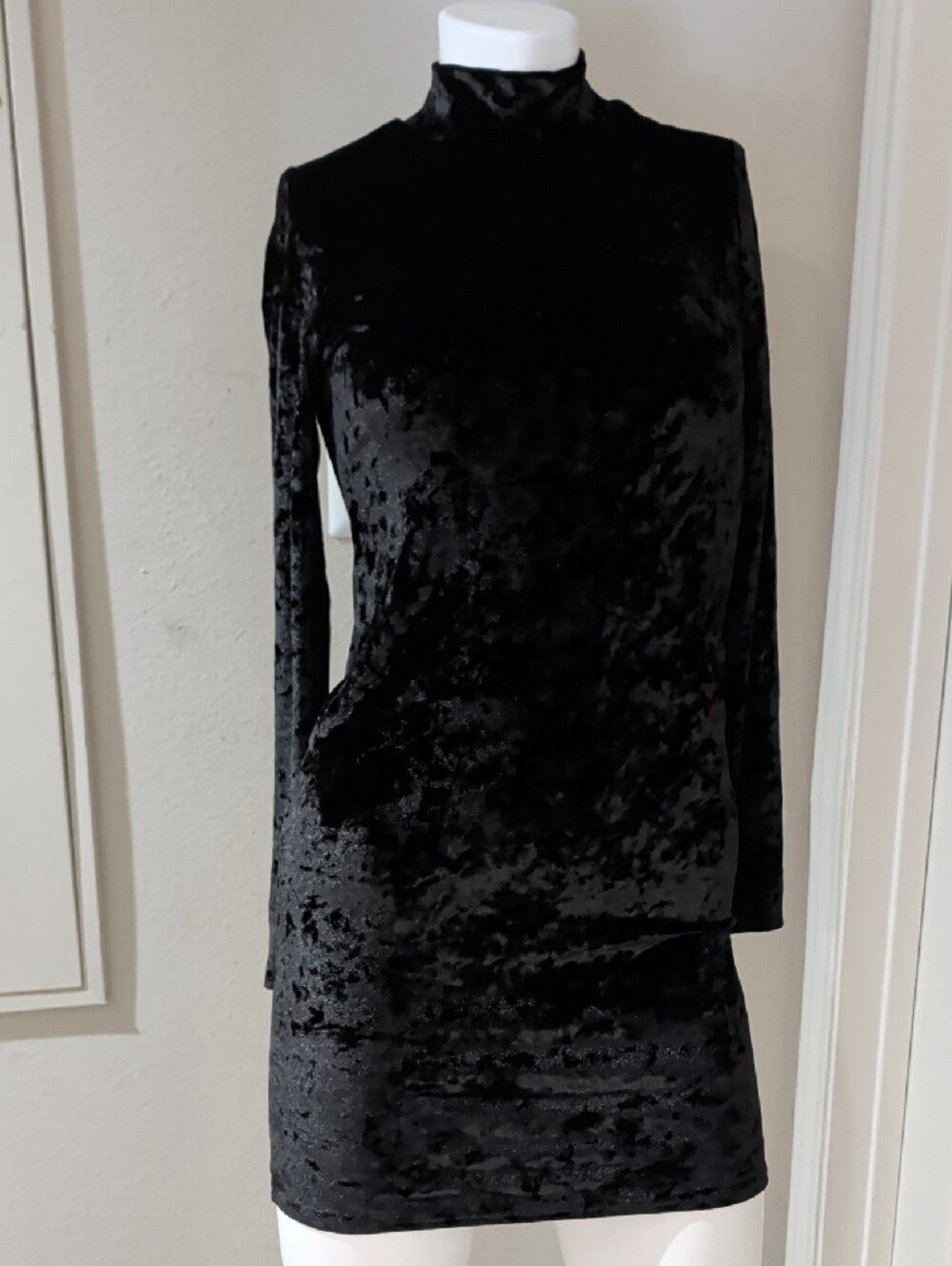 Bozzolo Black Velvet Mock Neck Long-Sleeve Dress Women's Large