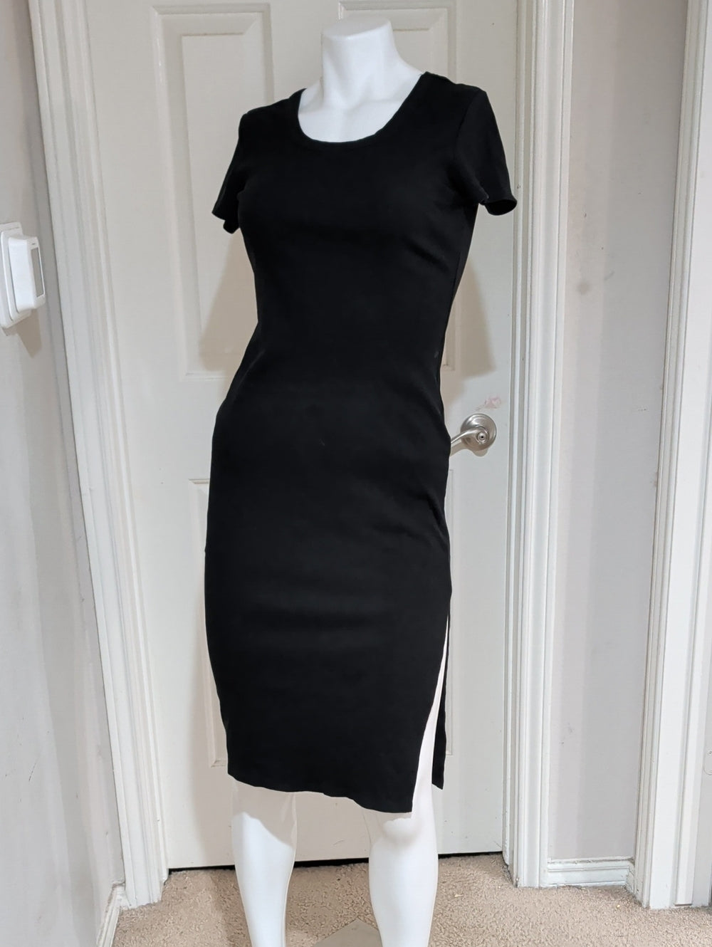 Retro No Boundaries Black Short-Sleeve Midi Dress with Side Slit Women's Medium y2k