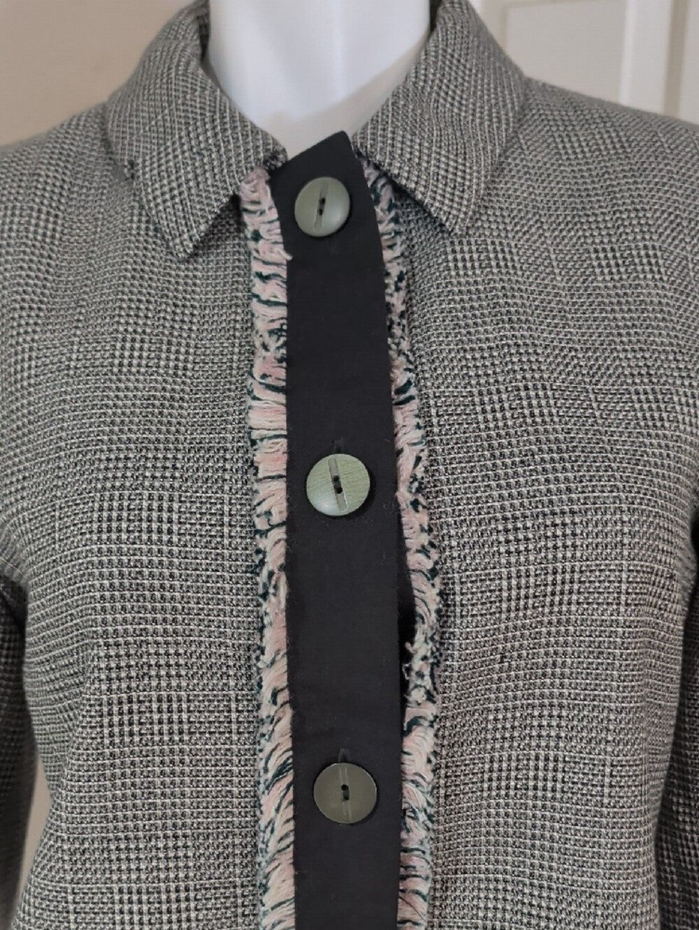 Vintage 1980's Harve Benard Black, White, & Pink 100% Wool Cropped Blazer Women's 10