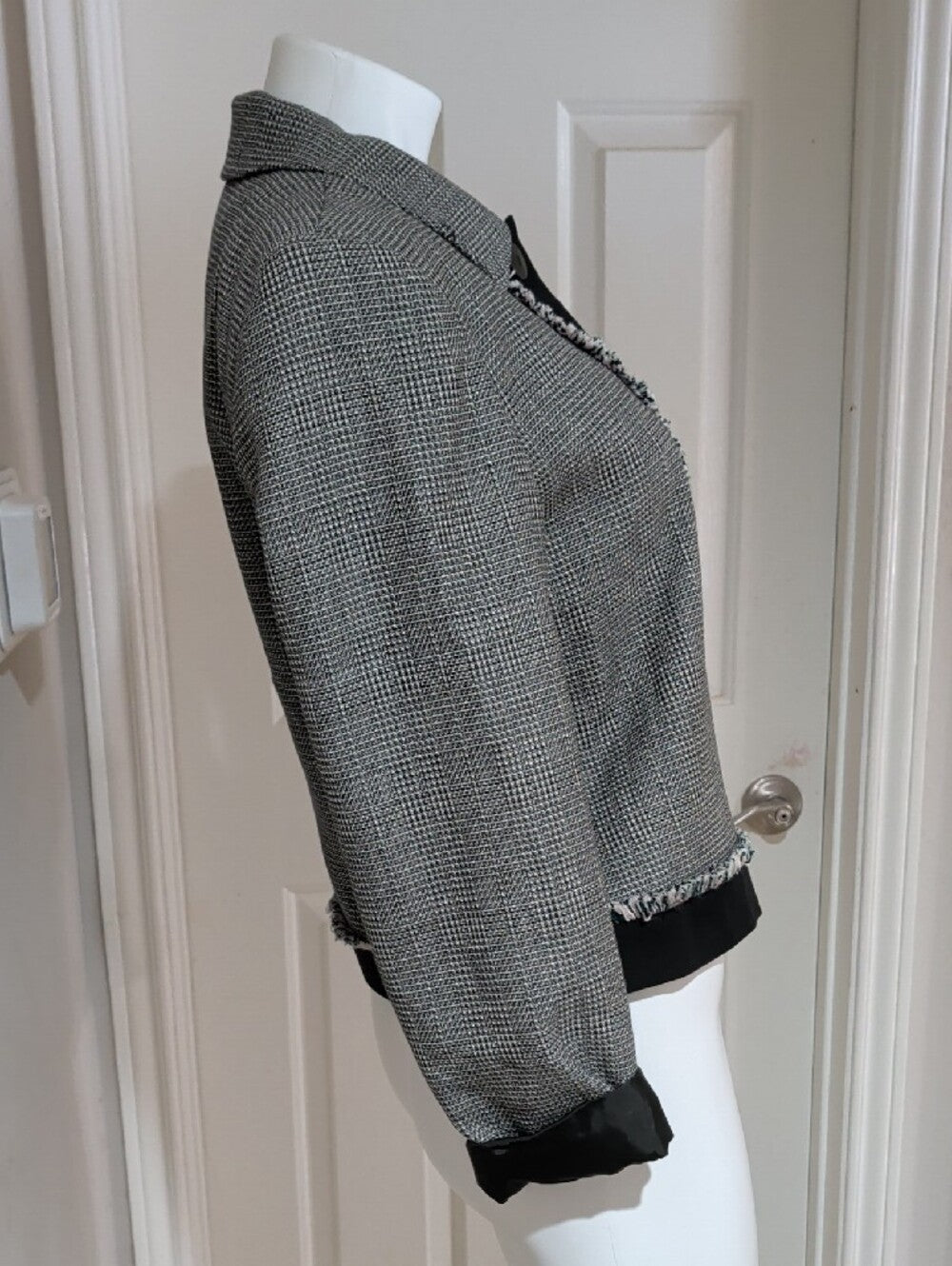 Vintage 1980's Harve Benard Black, White, & Pink 100% Wool Cropped Blazer Women's 10