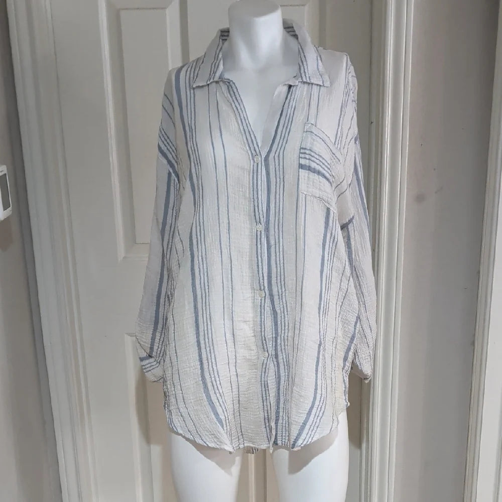 Kona Sol White and Light Blue Striped Oversized Shirt Women's Medium