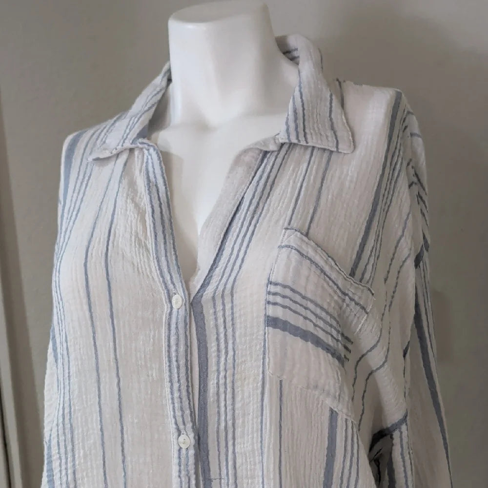 Kona Sol White and Light Blue Striped Oversized Shirt Women's Medium