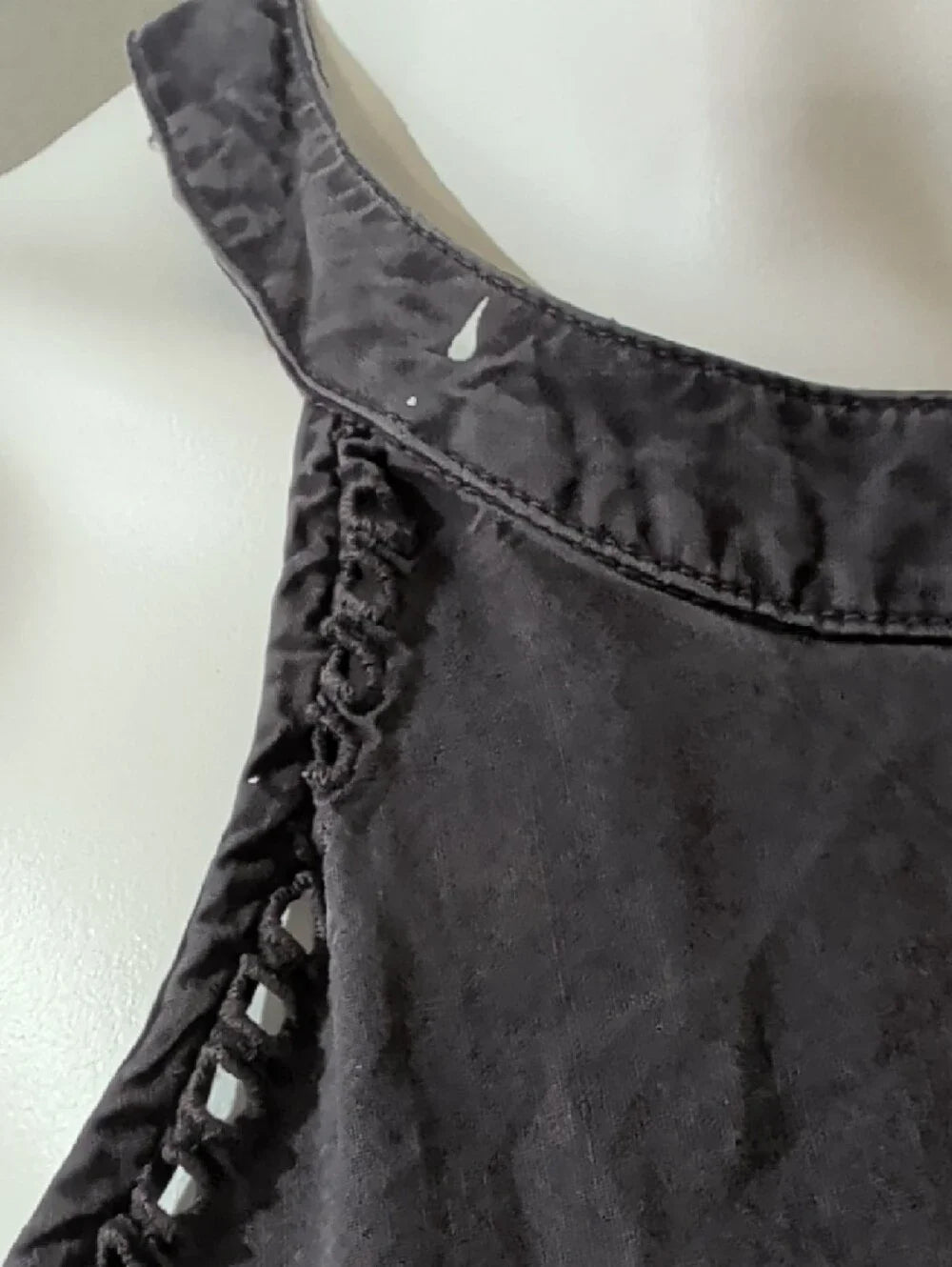 cloth & stone Charcoal Gray Beaded-Trim Halter Tank Women's Large