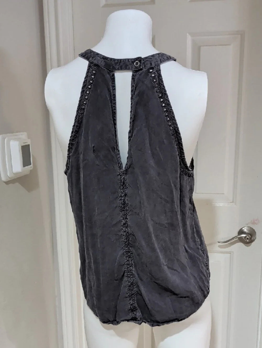 cloth & stone Charcoal Gray Beaded-Trim Halter Tank Women's Large