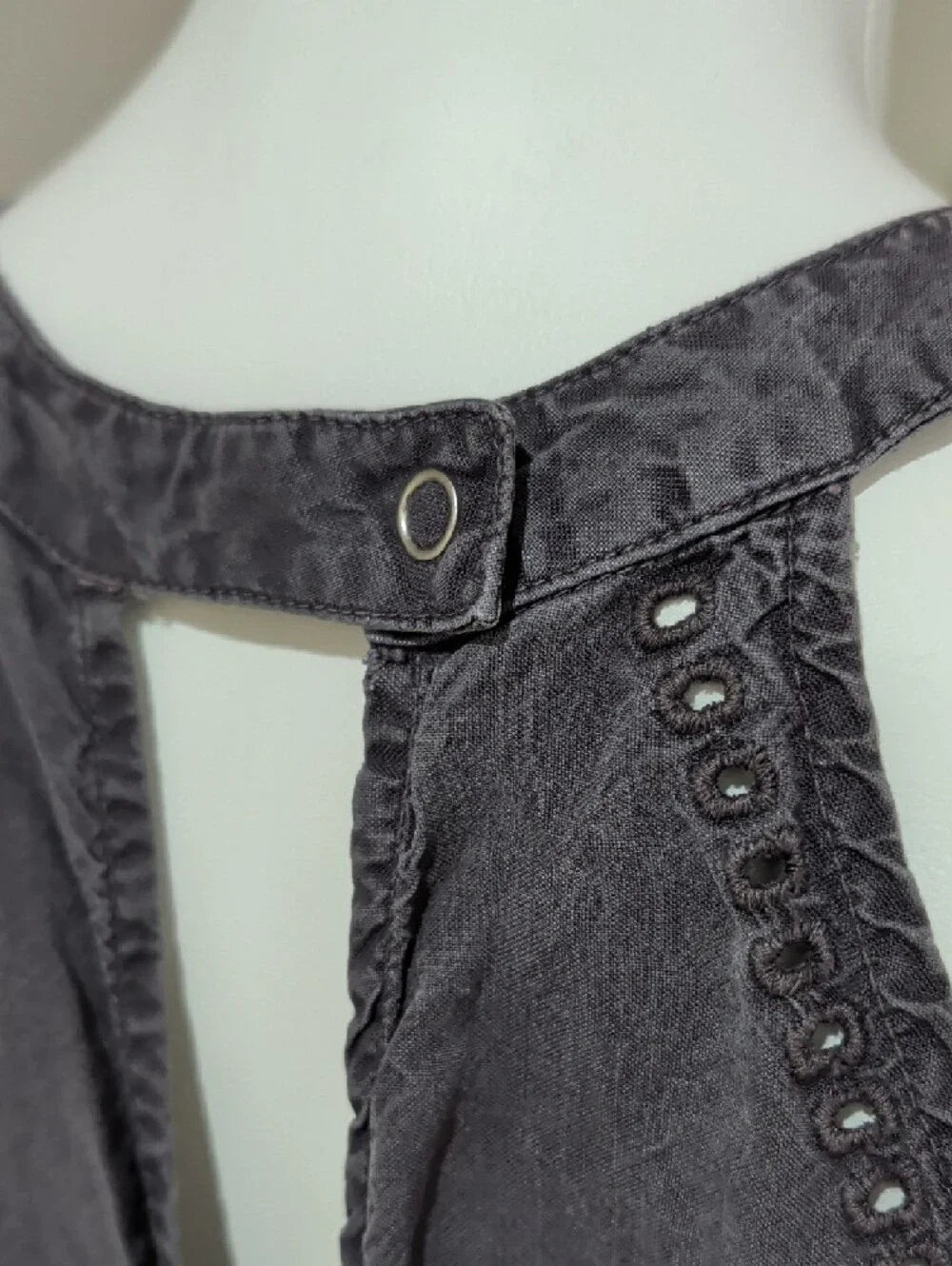 cloth & stone Charcoal Gray Beaded-Trim Halter Tank Women's Large