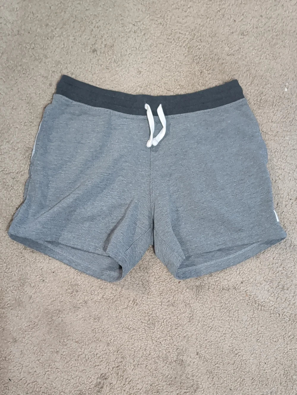 chubbies Gray Pineapple Lounge Shorts Men's Medium