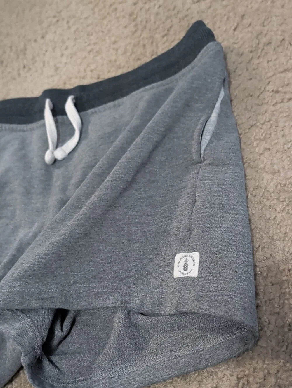 chubbies Gray Pineapple Lounge Shorts Men's Medium