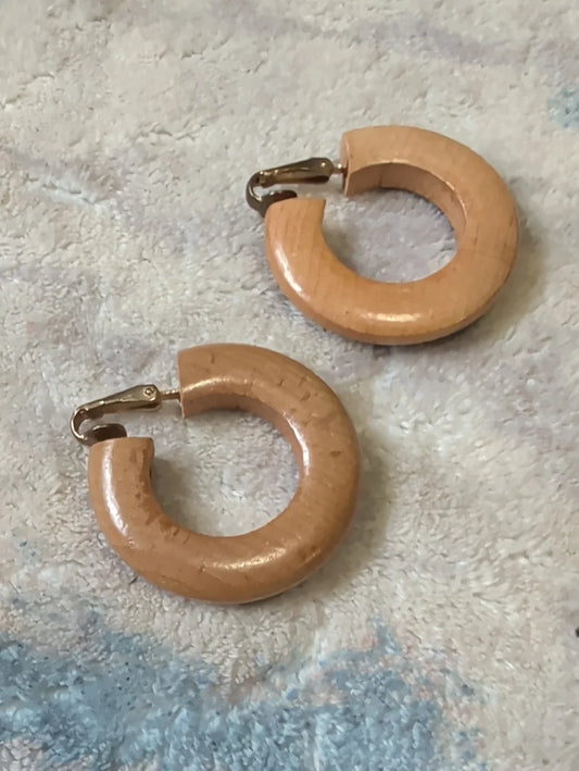 Vintage Faux Wood Beige Clip-On Hoop Earrings - Retro Women's Jewelry