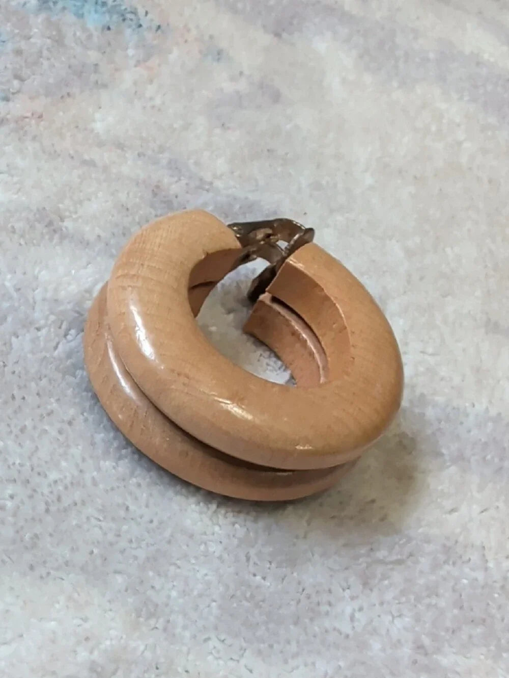 Vintage Faux Wood Beige Clip-On Hoop Earrings - Retro Women's Jewelry