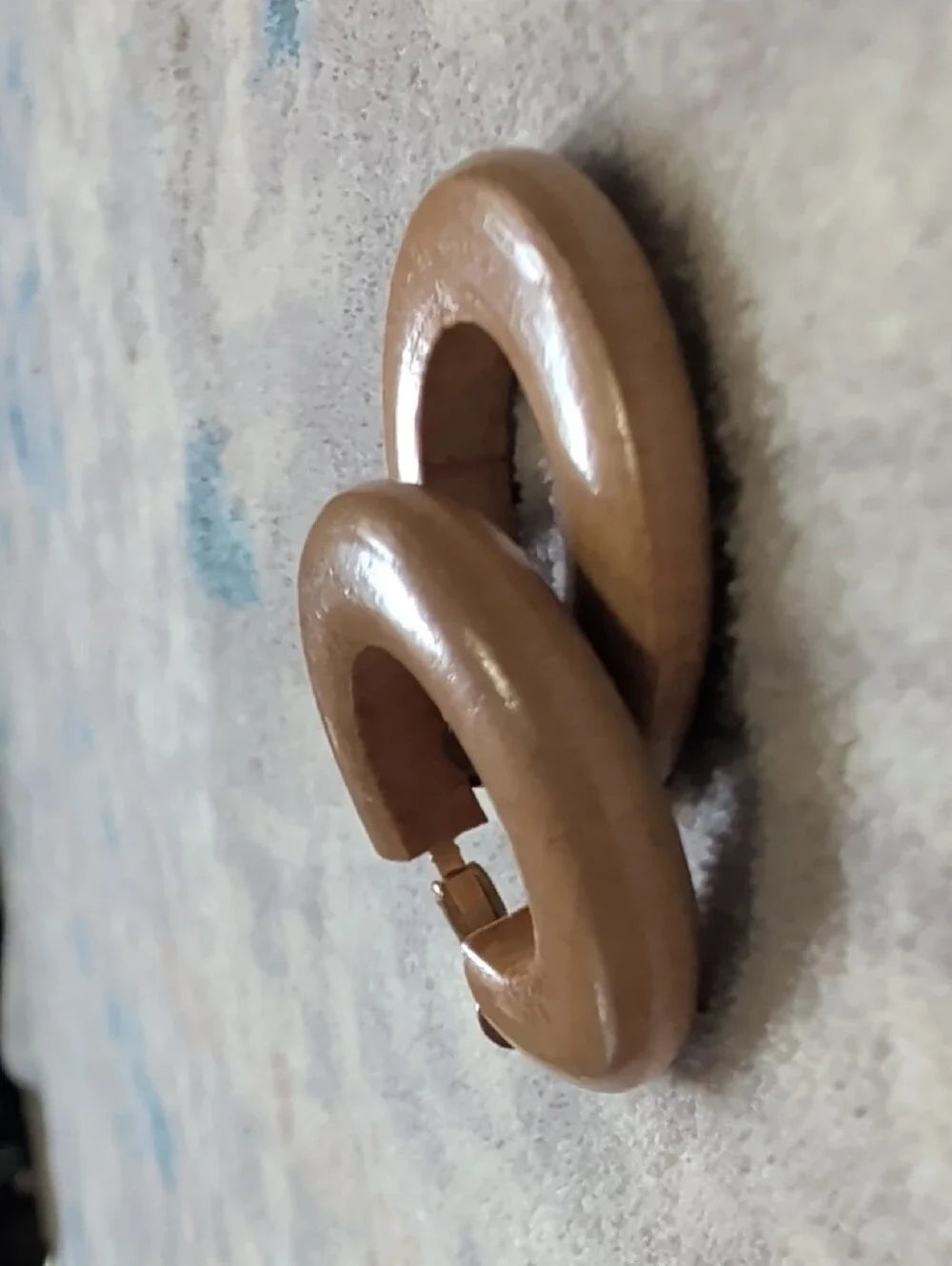 Vintage Faux Wood Beige Clip-On Hoop Earrings - Retro Women's Jewelry
